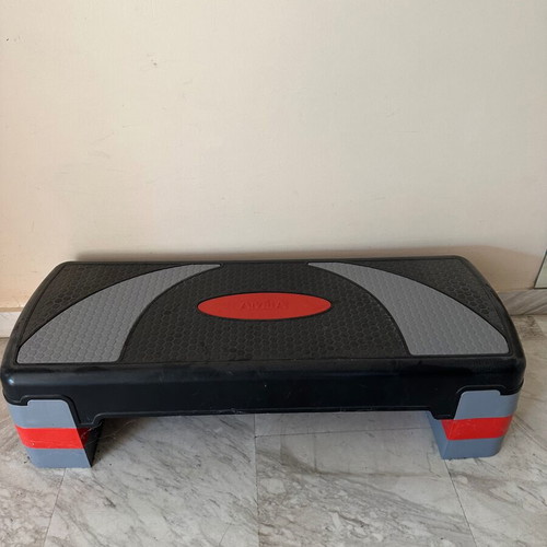 Step aerobic exercise platform