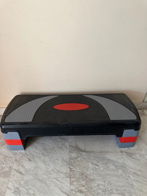 Step aerobic exercise platform
