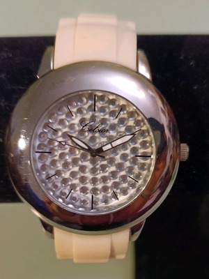 Celsior women's watch used with rhinestones and silicone strap