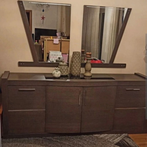 Buffet with mirror like new, heavy construction