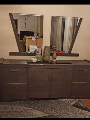 Buffet with mirror like new, heavy construction