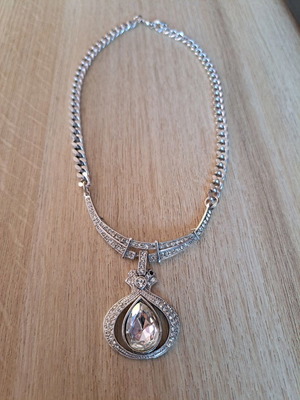 Pendant necklace
