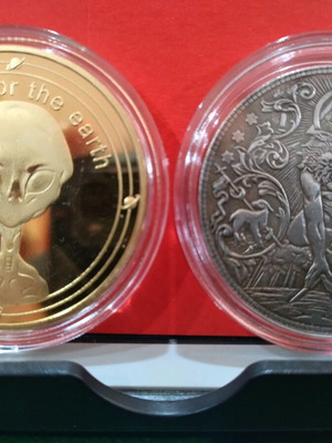 Commemorative coins alien and Illuminati new, large 40mm