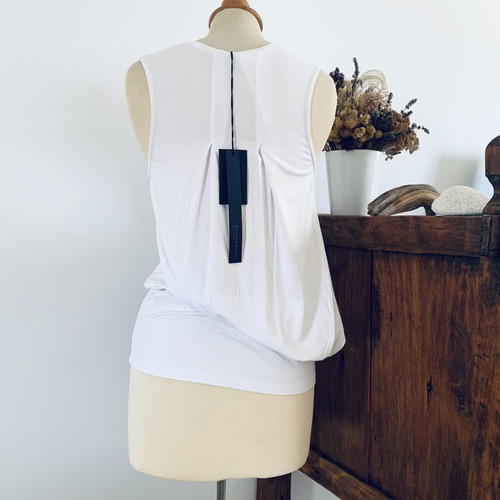 Kai-aakmann asymmetrical blouse new, white