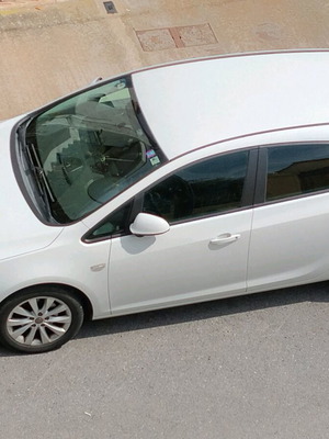 Opel Astra diesel μοντέλο 10/2014 σαν καινούργιο, άσπρο, χειροκίνητο