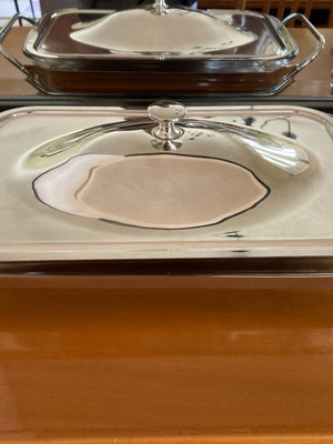 Silver-plated serving dish like new with lid and base