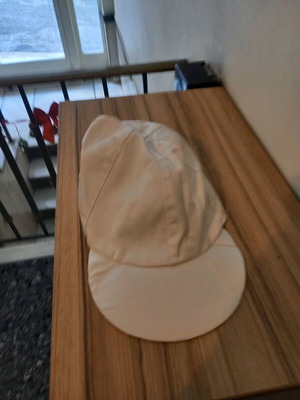 Hat new, white, size L, accessory for all times