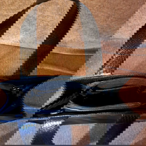 Τσάντα ώμου Keddo μαύρη μεσαίου μεγέθους, σε άριστη κατάσταση