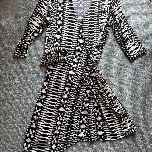 Wrap dress like new, size L, black
