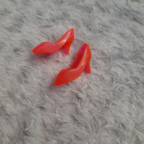 Bibibo collectible small high-heeled shoes used