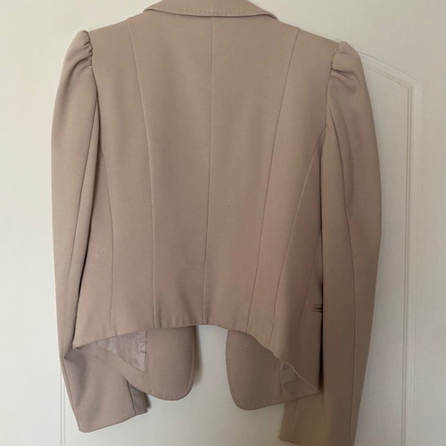 H&M jacket used in soft pink rose color