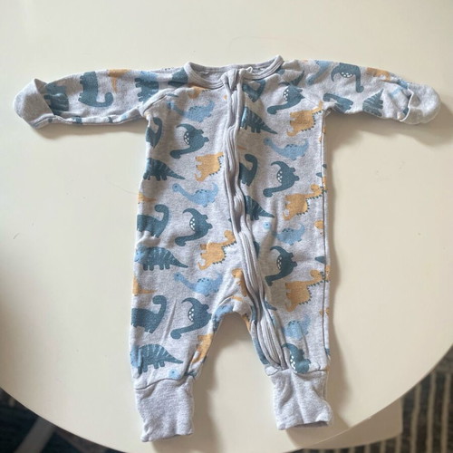 Baby bodysuit for newborn like new, 100% cotton