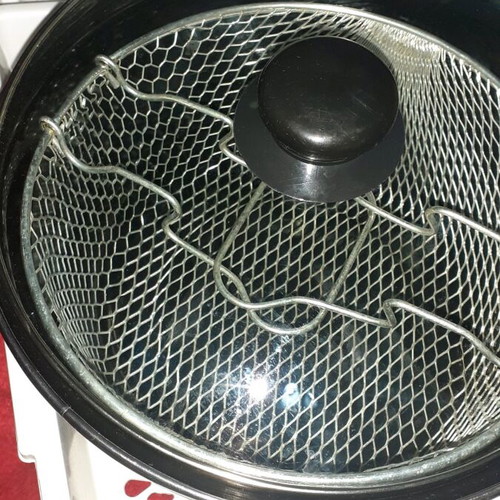 Pot - Fryer 24cm Black with Removable Basket like new