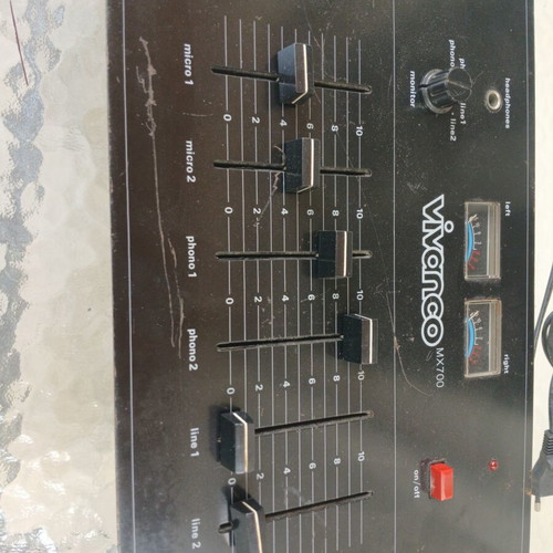 Vivanco MX700 mixer used with 6 inputs