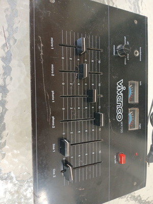 Vivanco MX700 mixer used with 6 inputs