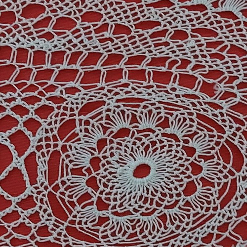 Needle lace embroidery set new, 3 pieces, white doily and napkins