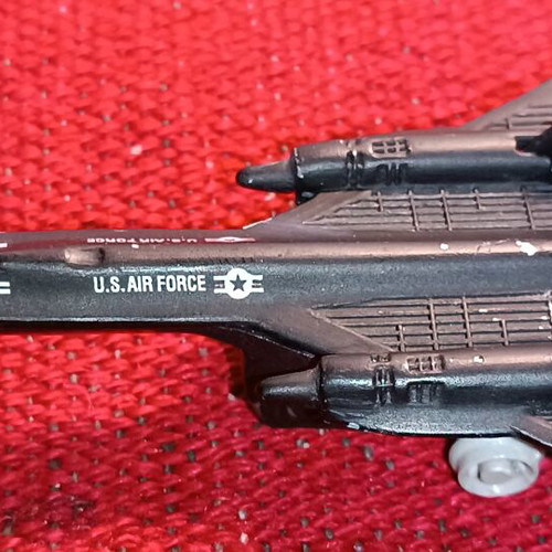 Metal airplane used, length 9cm