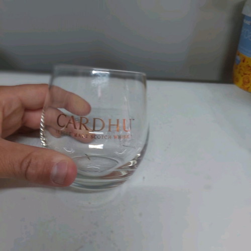 Cardhu whisky glass like new, collectible