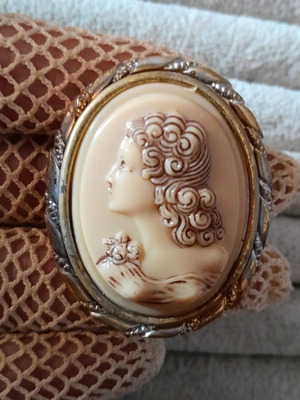 Vintage cameo καρφίτσα Chezchoslovakia μεταλλική καινούργιο 5cm x 3,5cm