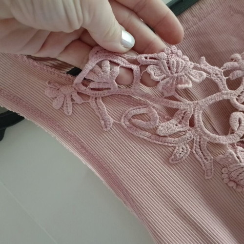 Vintage sleeveless blouse used, pink with lace embroidery