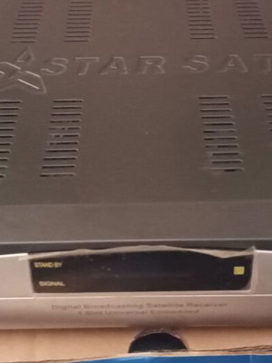 Digital satellite receiver like new
