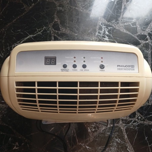 Philco PDH-716EA dehumidifier like new