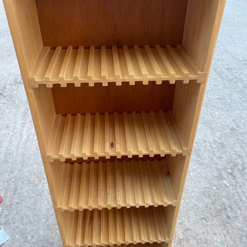 Wooden CD unit holds 60 CDs used
