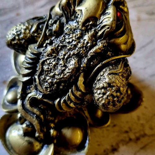 Golden Chinese Frog Statue Like New Feng Shui Symbol