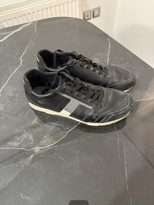 Tommy Hilfiger men's casual shoes size 42 like new black
