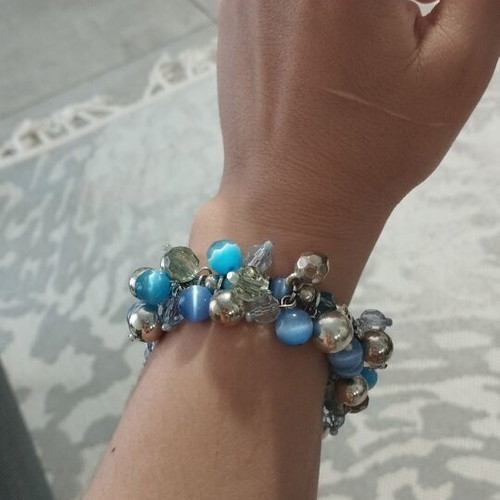 Bracelet with Blue and Turquoise Beads cluster style, like new