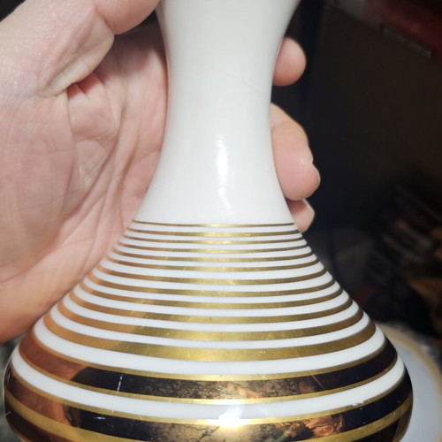 Weimar vase used with crack