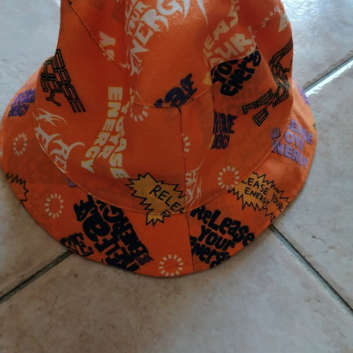 Orange hat one size, like new