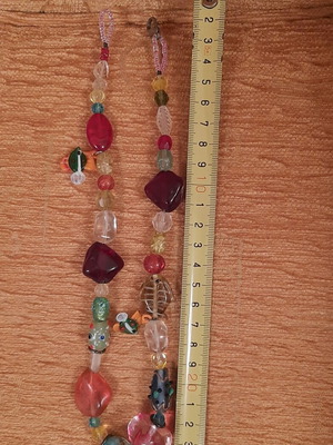 Handmade necklace used with beautiful colors, diameter 24cm