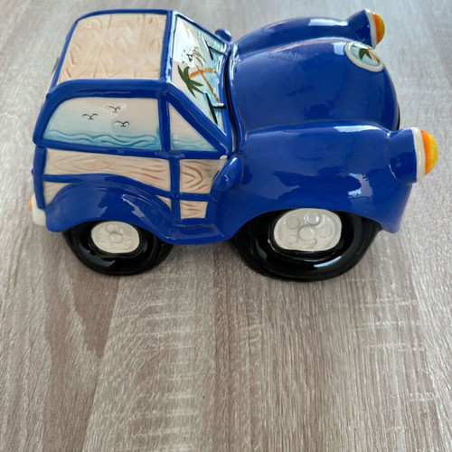 Porcelain car used in very good condition
