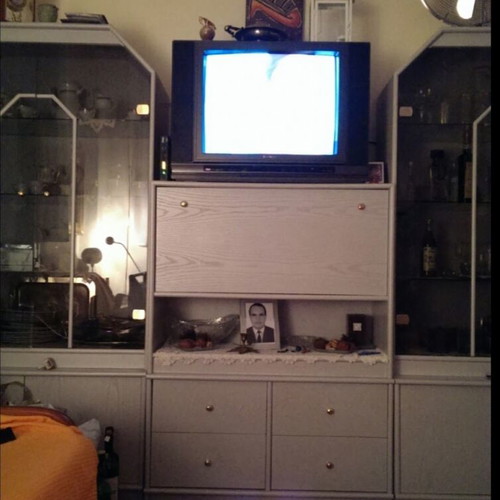 Sideboard used with many storage compartments