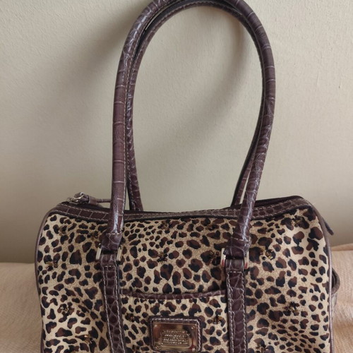 Liz Clairborne small handbag with leopard print