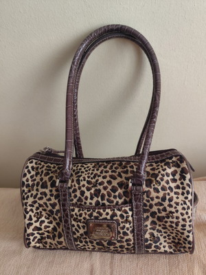 Liz Clairborne small handbag with leopard print