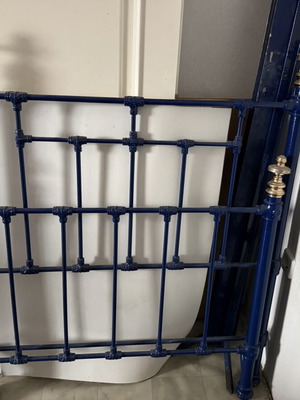 Iron bed painted blue, excellent quality