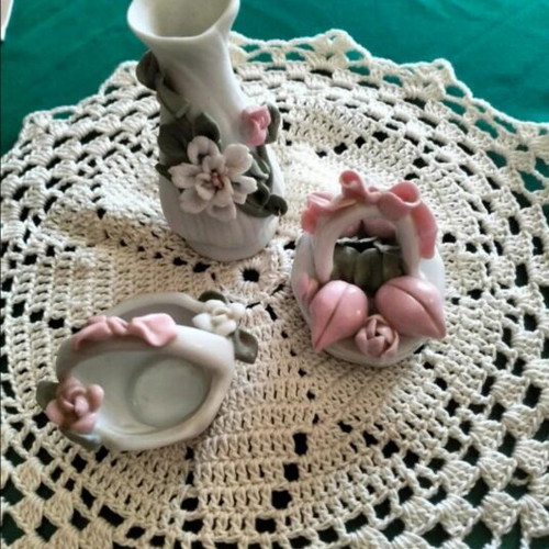 Vintage decorative miniatures porcelain set of 3 with box