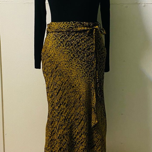 Fifth House skirt like new, multicolored, size XL
