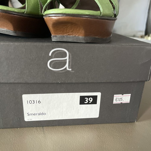 Leather sandals like new, green, size 39, again & again