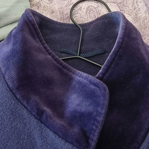 Vintage wool purple coat used, size 40 with velvet details