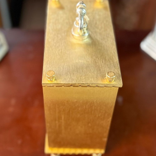 Table clock with gold surface like new, analog quartz