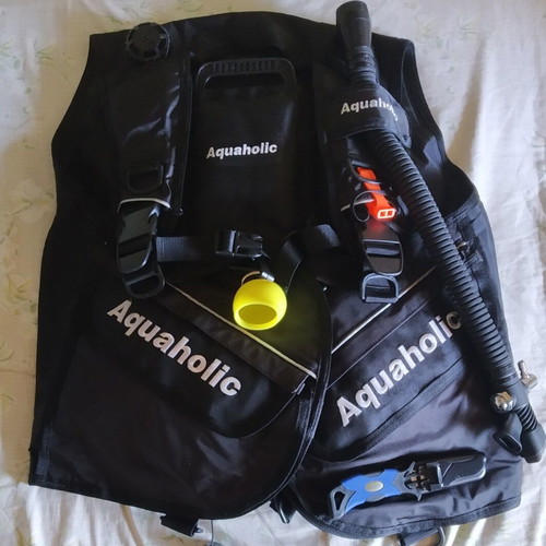 Aquaholic Buoyancy Control Jacket used, size Large, needs valve service