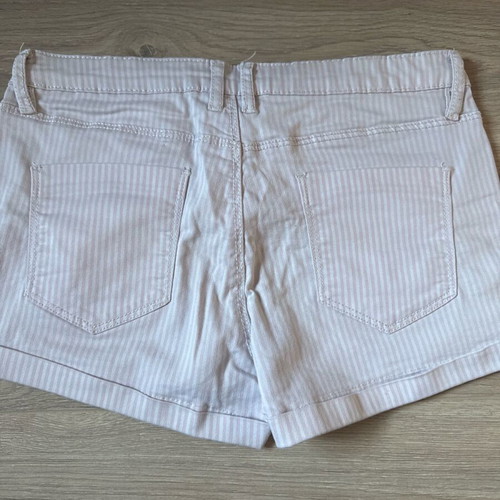 Stradivarius shorts used with stripes, size L