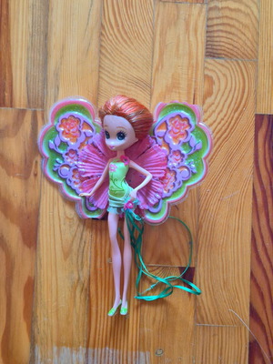 Barbie Thumbelina doll green like new