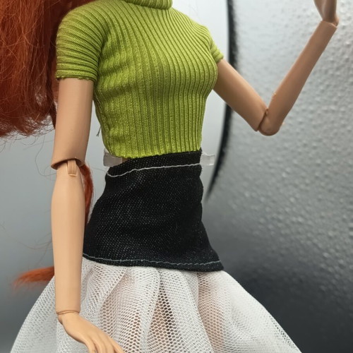 Doll clothes fashion set like new, skirt blouse and shoes