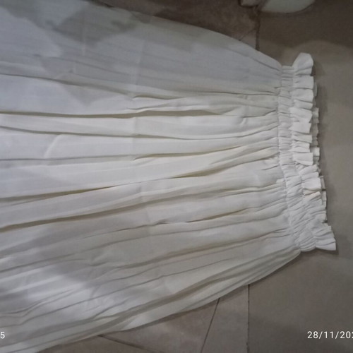 Midi pleated skirt white like new