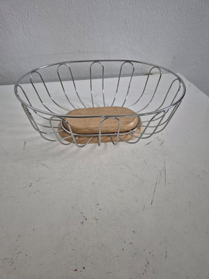 Metal fruit basket with wooden base new