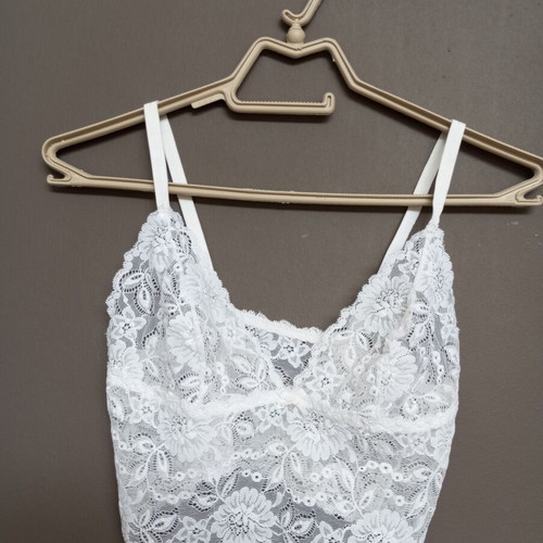 White Bustier Top like new with new Lip Combo gift